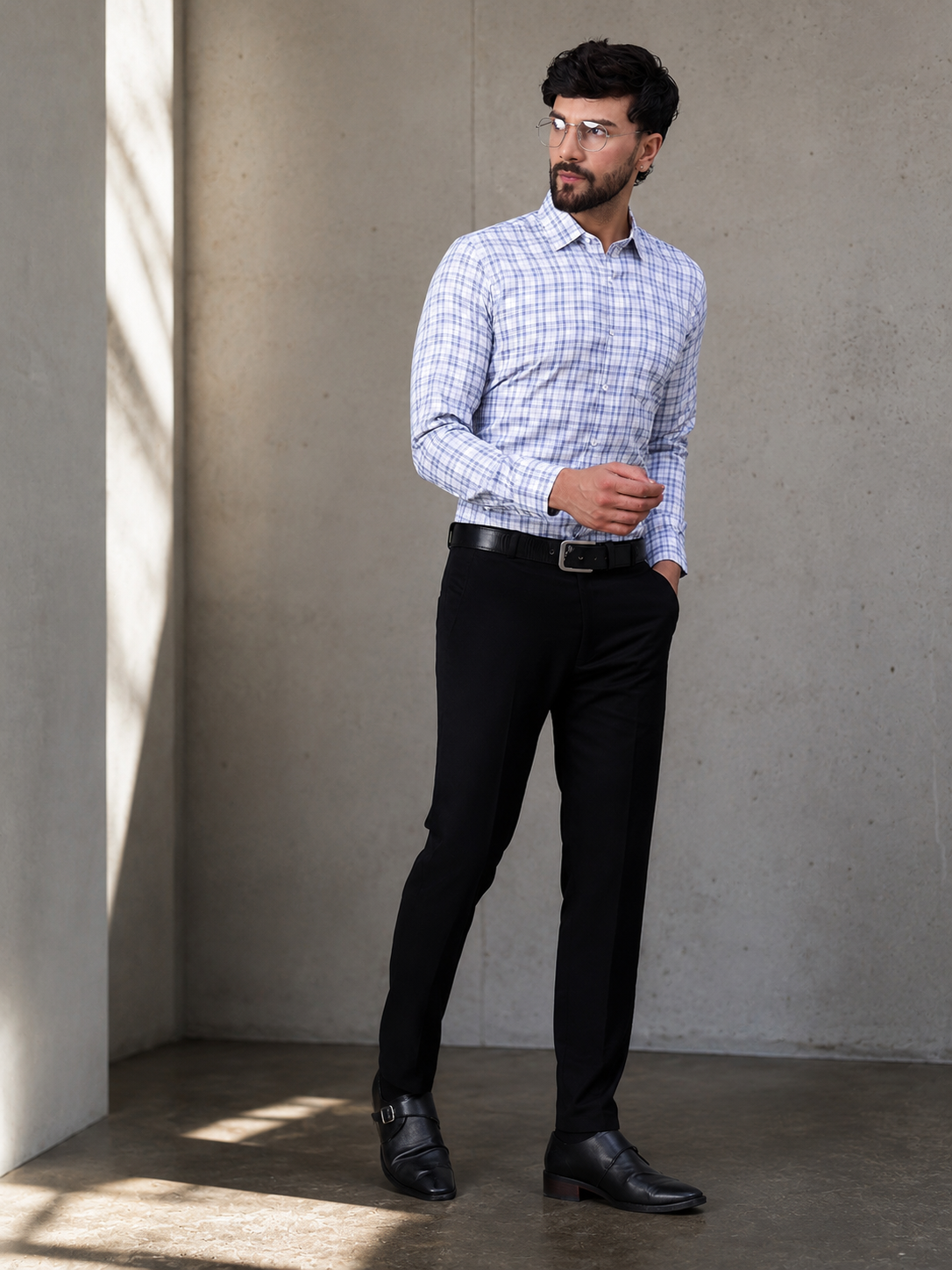 Men Classic White & Blue Checked Slim Fit Cotton Shirt