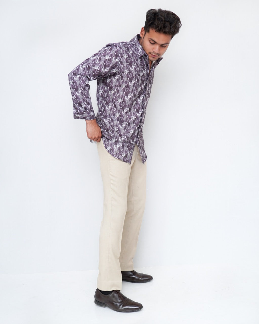 Men Violet Slim Fit Digital Print Casual Shirt