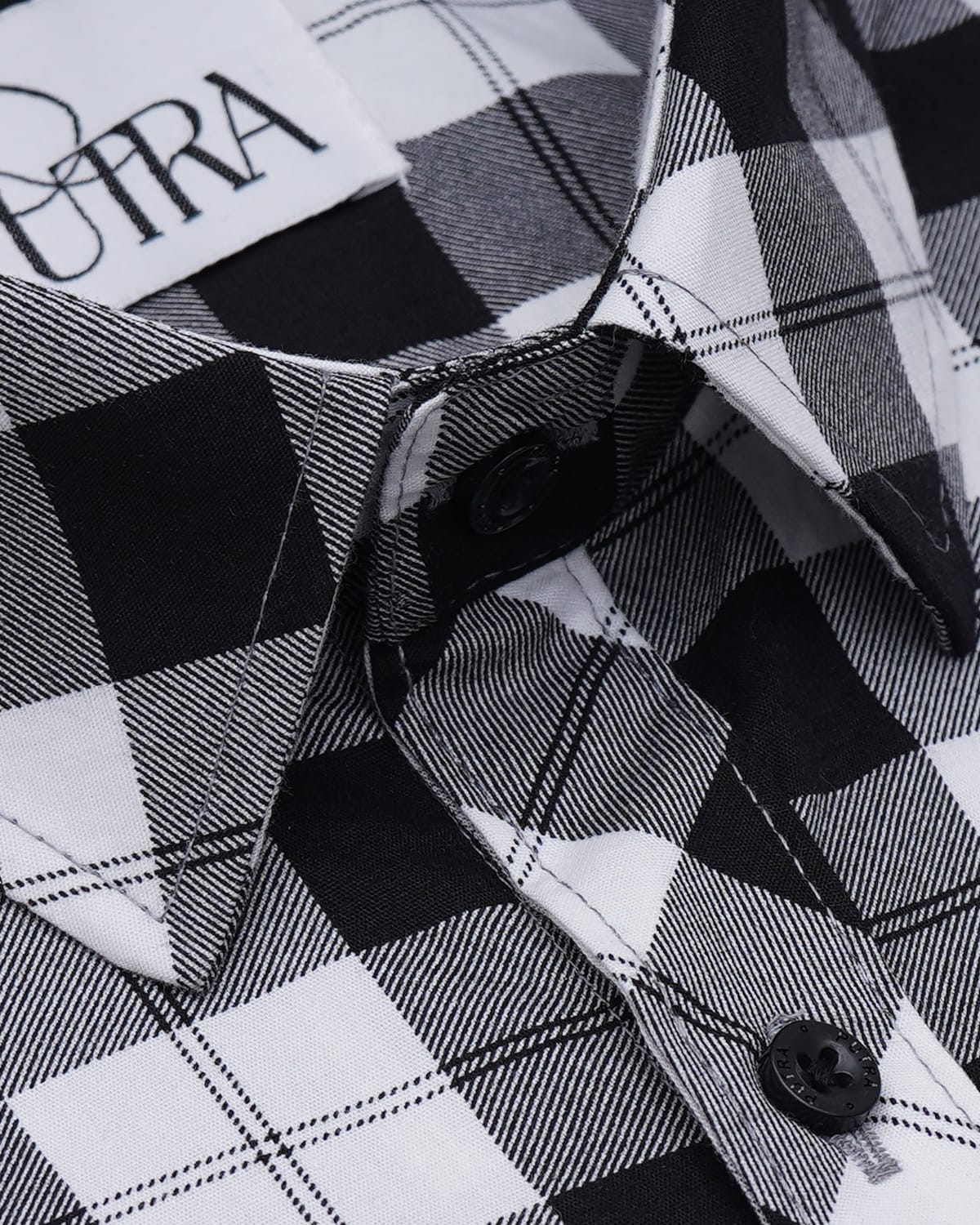 Men Black and white checked cotton shirt