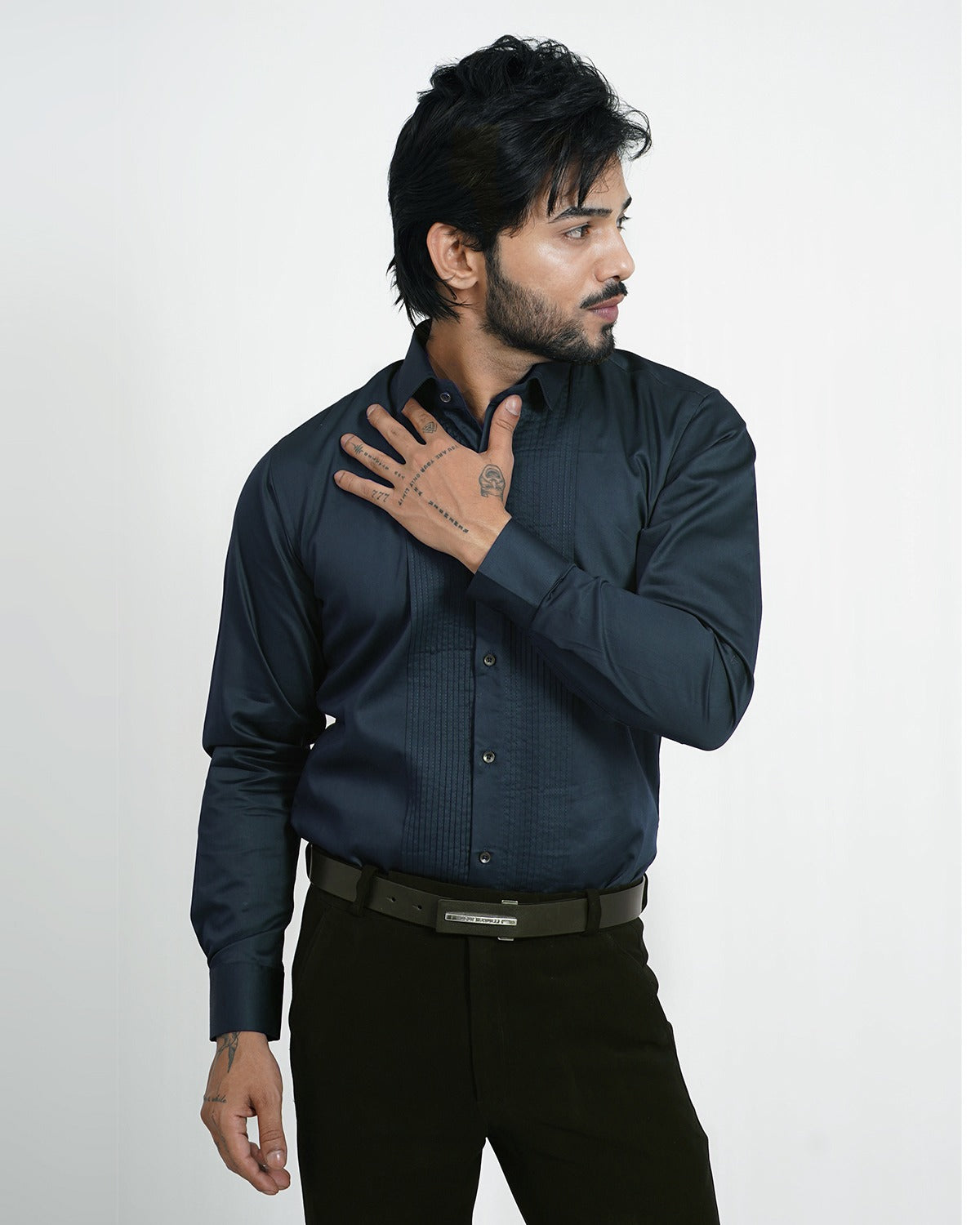 Men&#39;s Navy Blue  Slim Fit Pleated Party Wear Solid Shirt