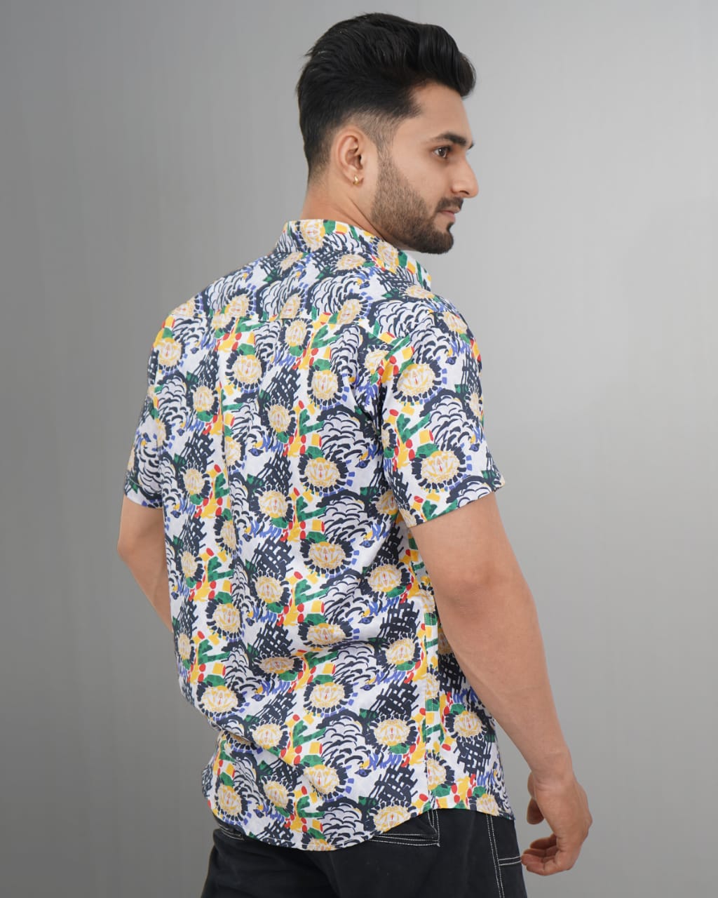 Men Multicoloured Slim Fit Digital Print 100% cotton Half Sleeves Shirt