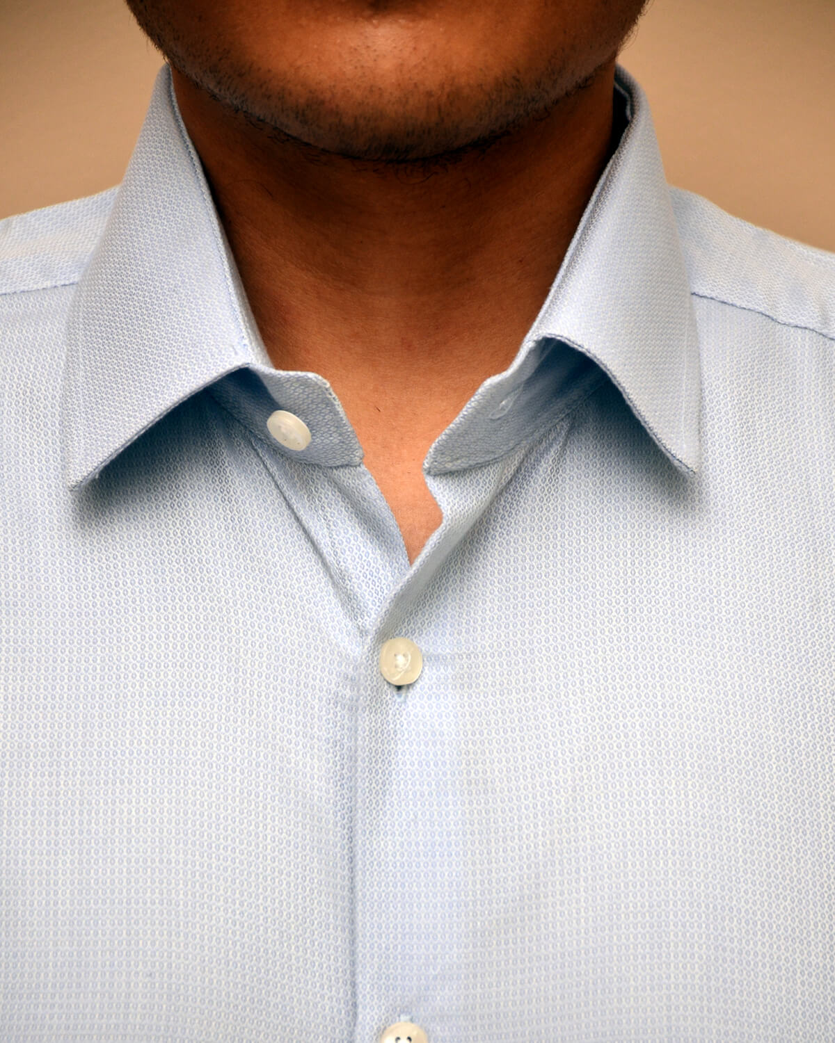 22 Men Blue &amp; White Dotted Slim Fit Full Sleeves Shirt